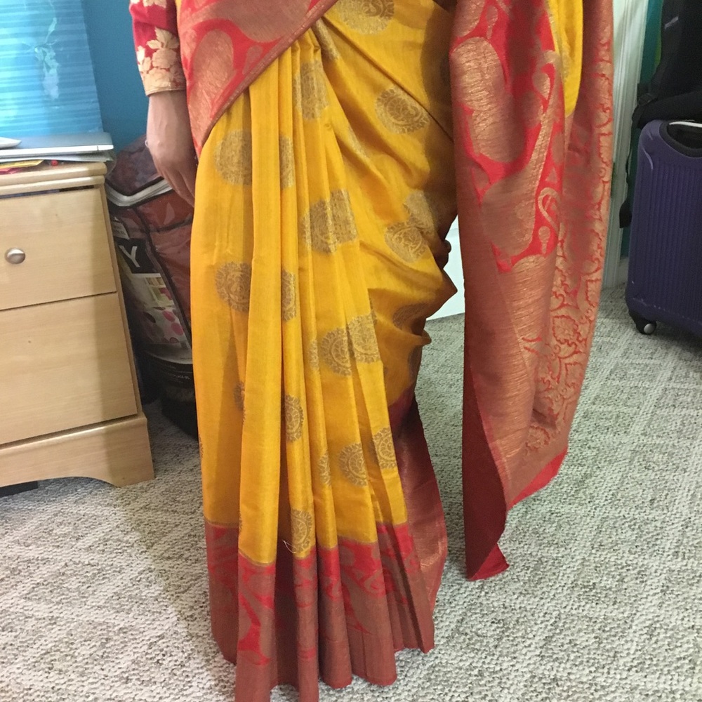 Saree - Picture 3 of 3